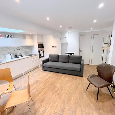 Two Bedroom Flat With Private Patio In Battersea London Exterior photo